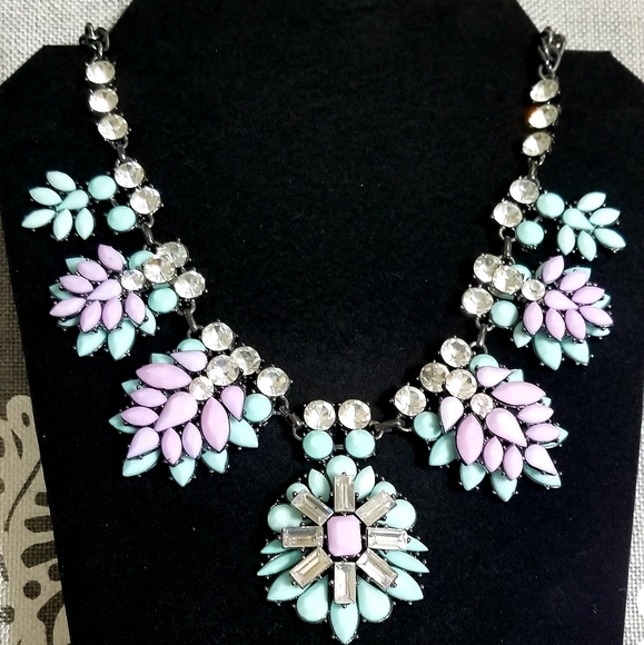 Joan Rivers Flower Statement Necklace/Jewelry NWT Over $80 Value! - Picture 1 of 5